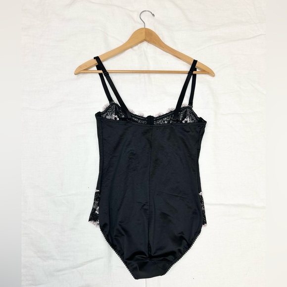 Marks & Spencer Wired Bodysuit Shapewear - Picture 3 of 11